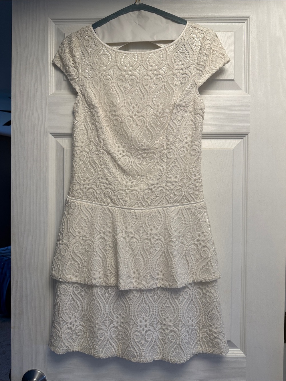 Laundry By Shelli Segal Ivory Lace Peplum Mini Dress